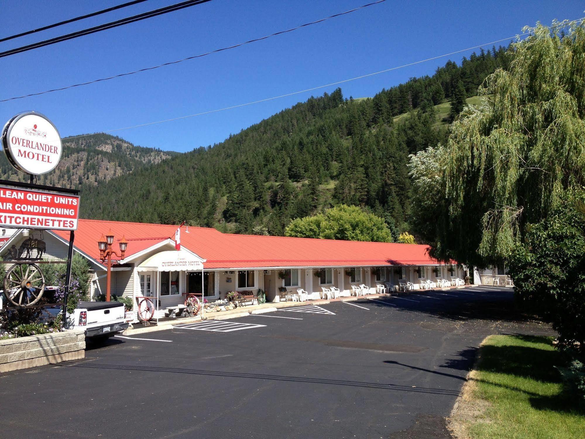 Overlander Motel Chase Exterior photo